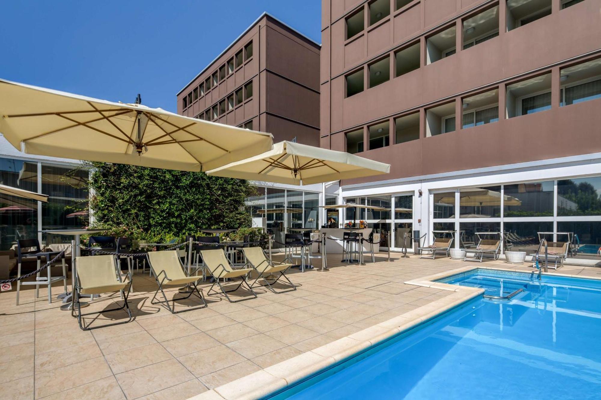 Best Western Plus Hotel Farnese 파르마 외부 사진