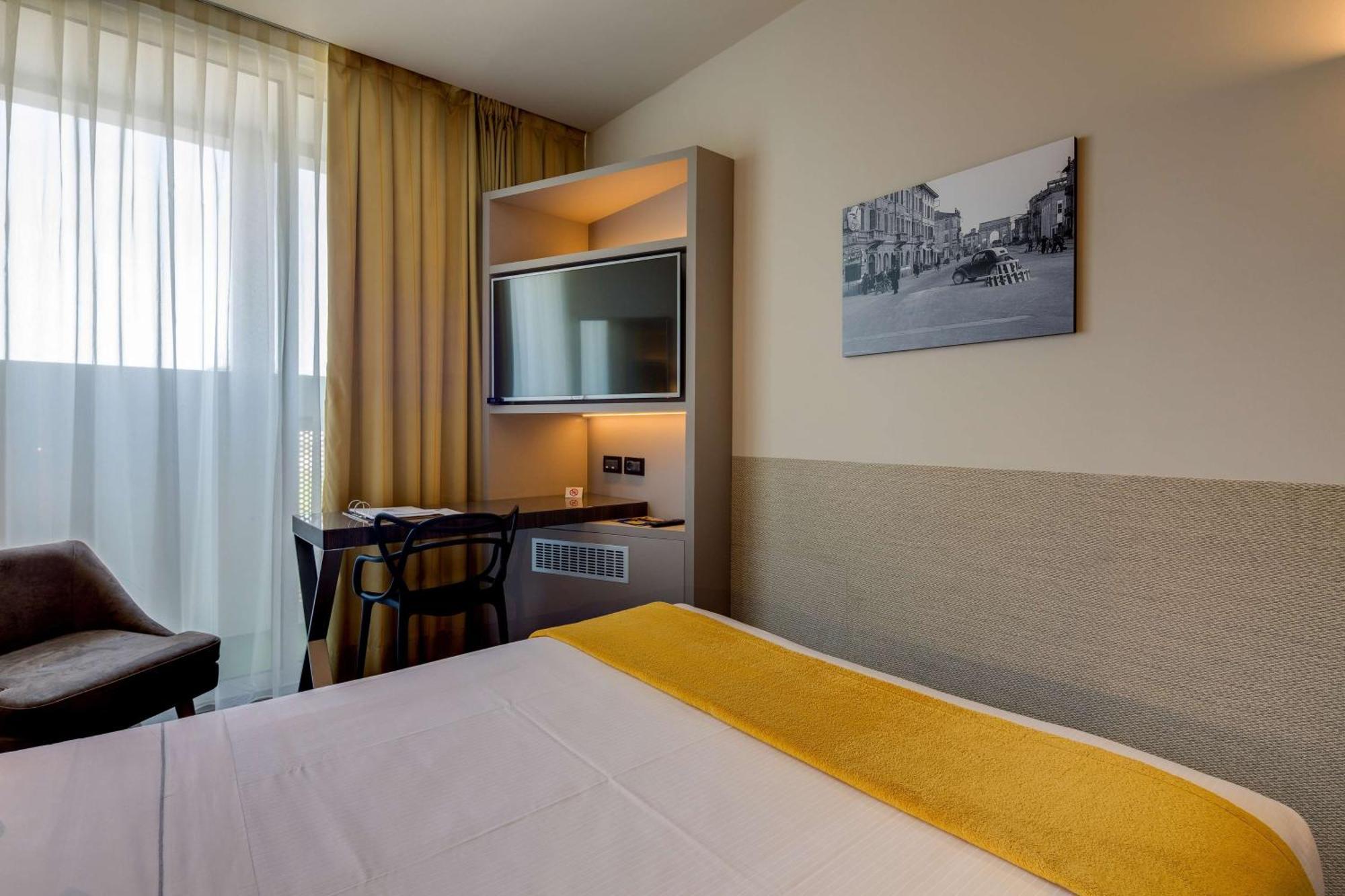 Best Western Plus Hotel Farnese 파르마 외부 사진