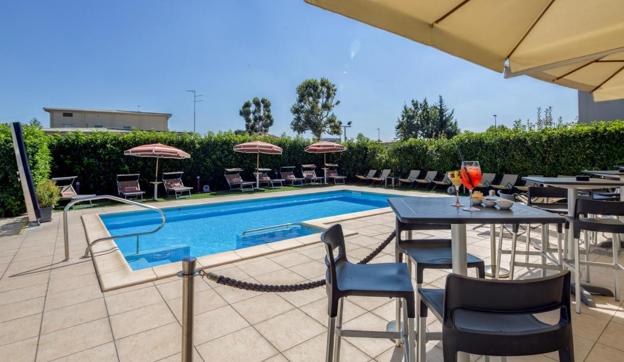 Best Western Plus Hotel Farnese 파르마 외부 사진